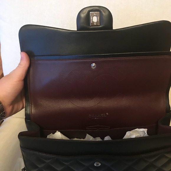 Authentic Chanel Jumbo Lambskin Double Flap Bag - Picture 6 of 8